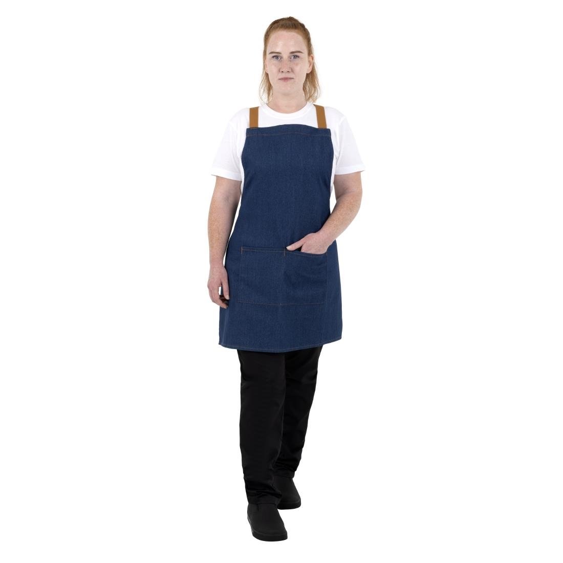 Southside Schürze in kurzer Länge mit X-Rücken Denim Blau mit Tan-Trägern Southside Schürze in kurzer Länge mit X-Rücken Denim Blau mit Tan-Trägern