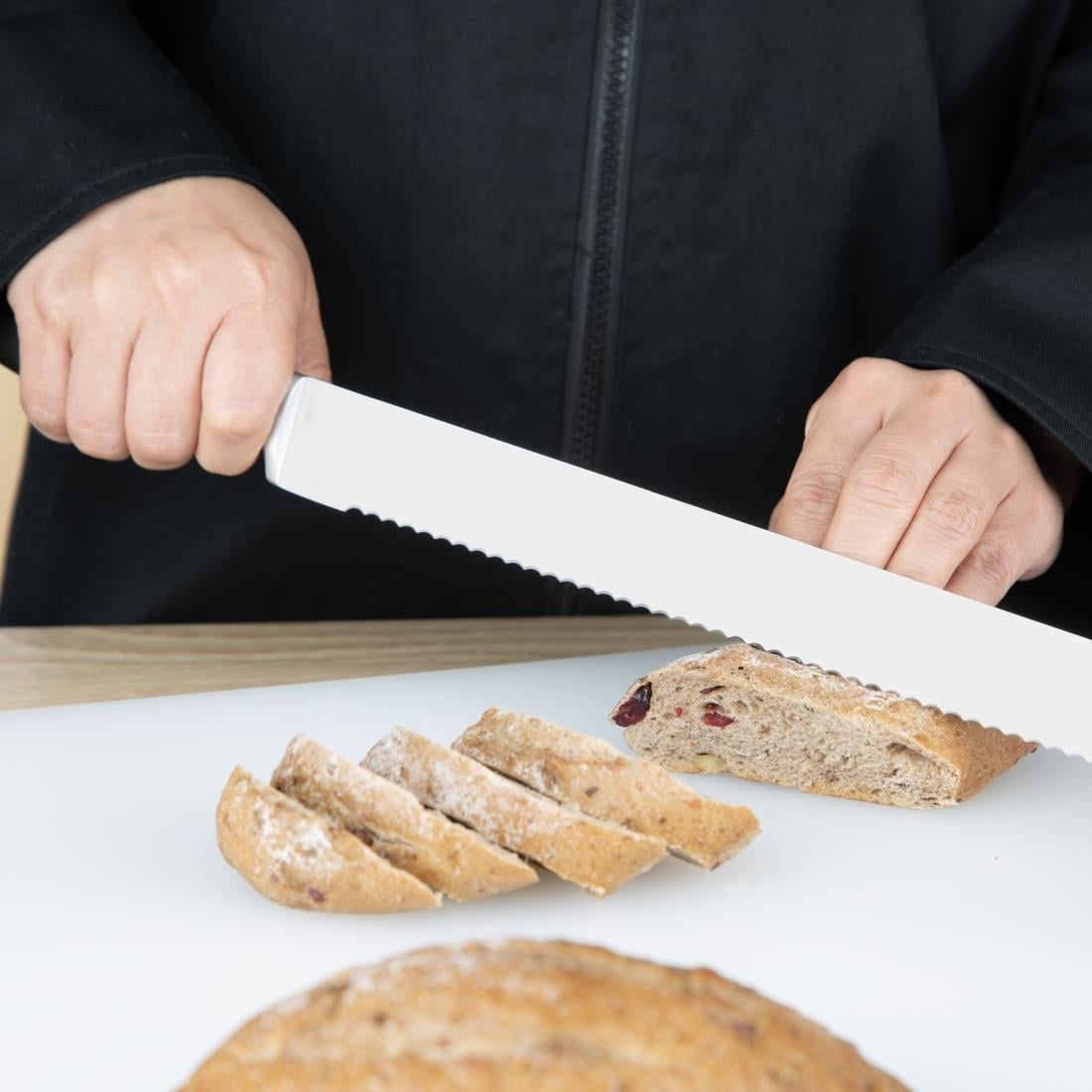 Vogue Soft Grip gekarteld snijmes 30cm