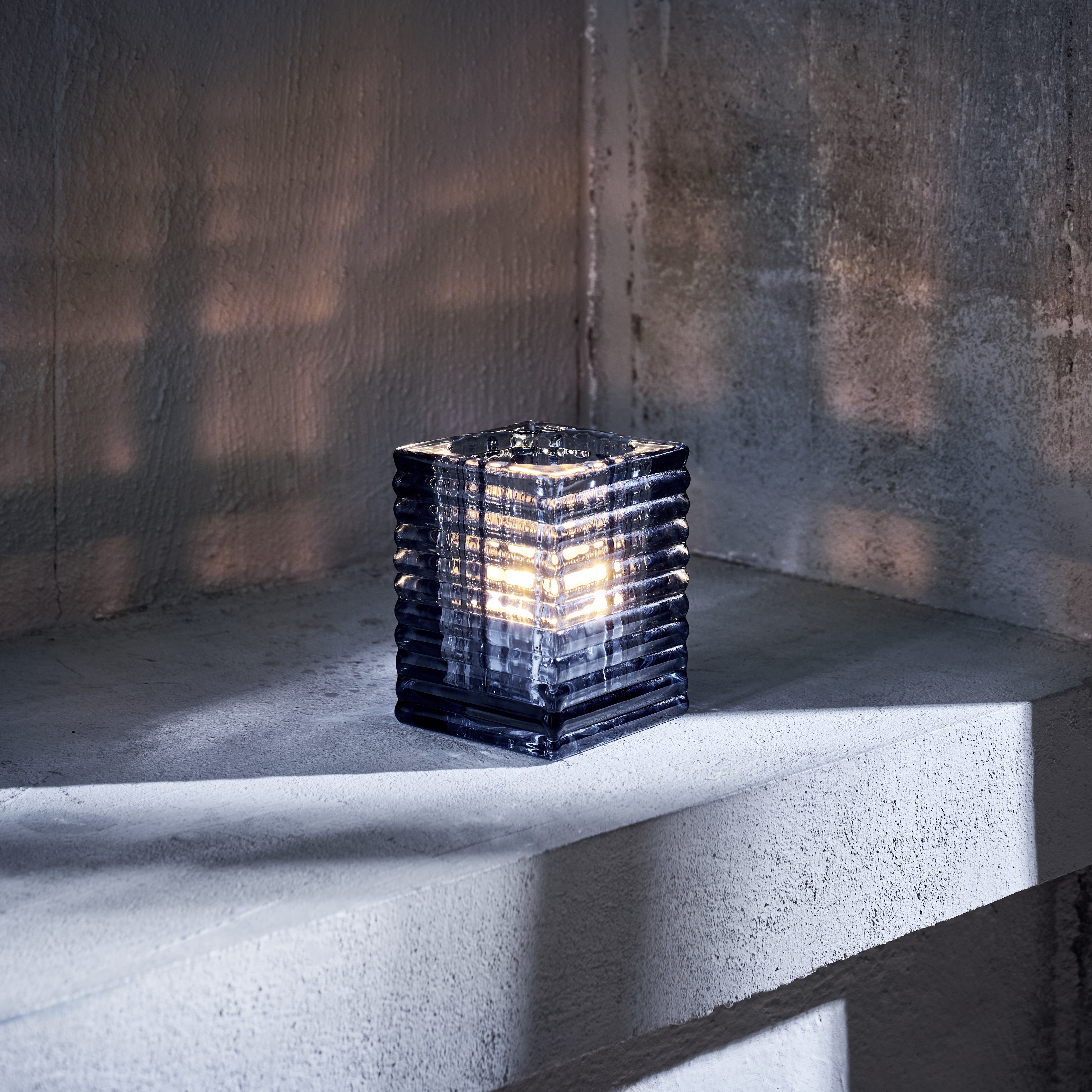 Kubus staalblauw YUYU, 7,5 x 7,5 x 9,5 cm, glas