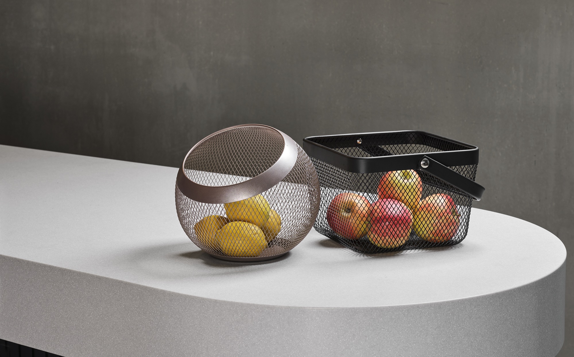 Korf, 24,5 x 24,5 x 17,5 cm, zwart gepoedercoat, metaal