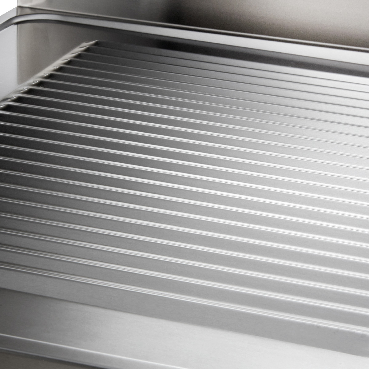 Spültisch Basic 10x6 mit 1 Becken rechts, Aufkantung und Grundboden
