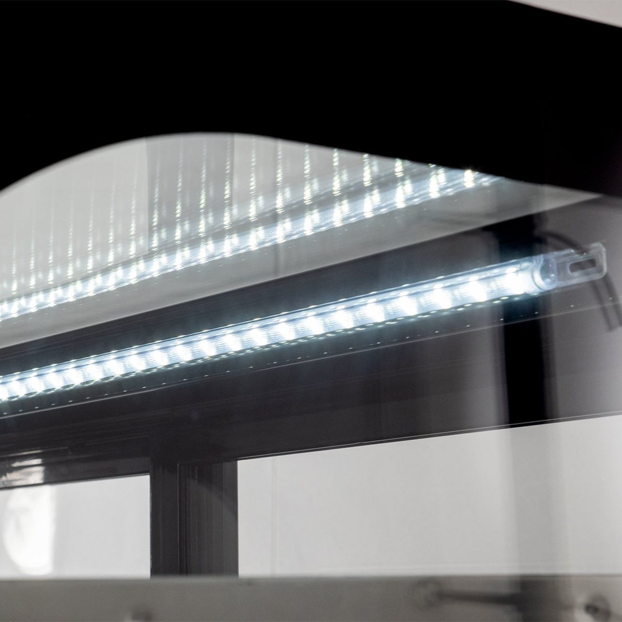 Kühlvitrine ECO 160 Liter, 880 mm, mit LED-Beleuchtung und 2 Ablagen