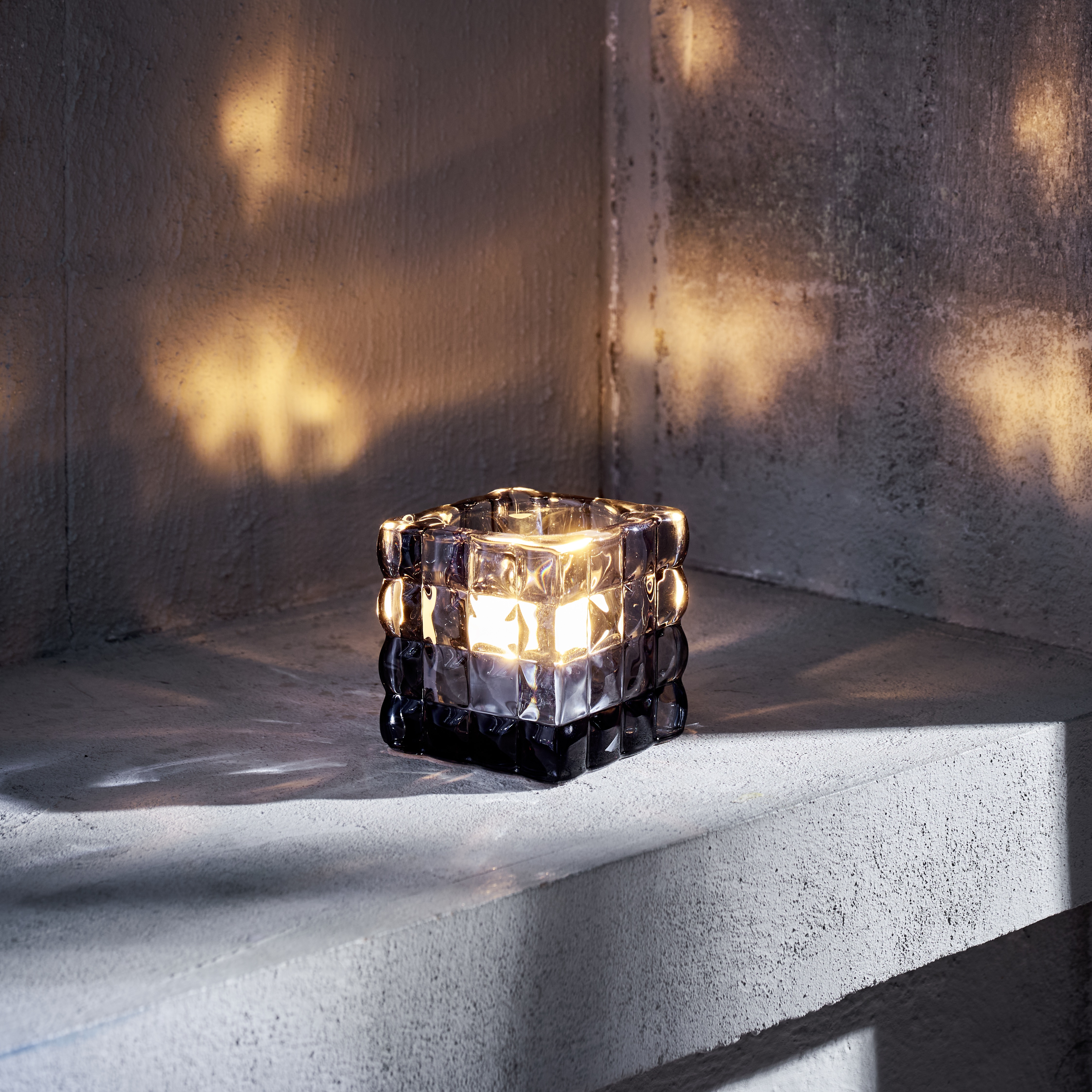 Kubus rookgrijs YUYU, 8 x 8 x 8 cm, glas