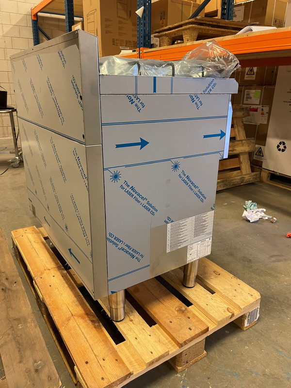 OUTLET-Gasherd 5 Brenner + Elektrobackofen | 230V | Mit Innenbeleuchtung | 900x600x(H)900mm