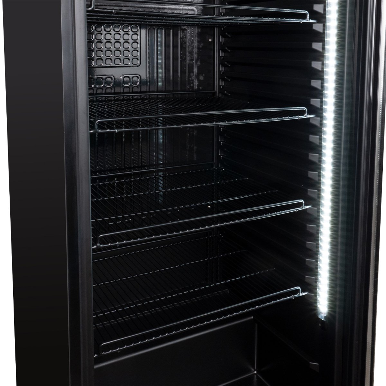 Getränkekühlschrank GKS-360, 360 Liter Kühlraumvolumen, 5 verstellbare Einlegeböden, Innenbeleuchtung, Abschließbar, Schwarz