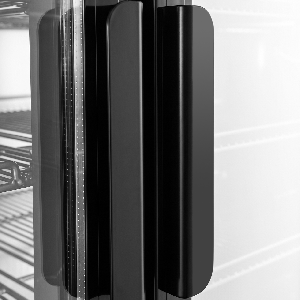 Drankenkoelkast ECO 1500 met klapdeuren | 1528 Liter | 0 tot +10 °C | Zwart | Afsluitbaar