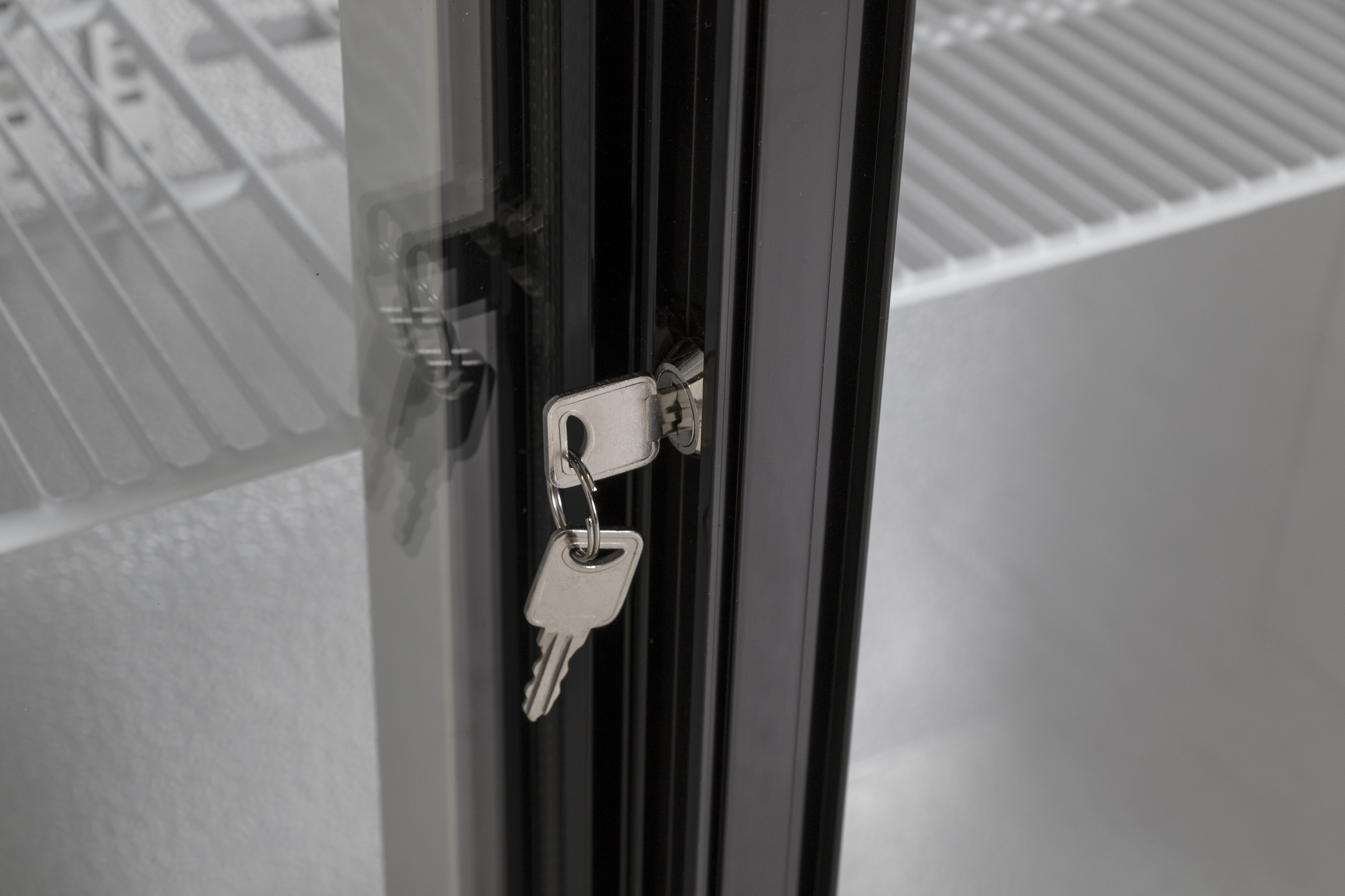 Barkühlschrank mit Glastüren Schwarz | 196 L | C2Slide-865-BK-NL-HU