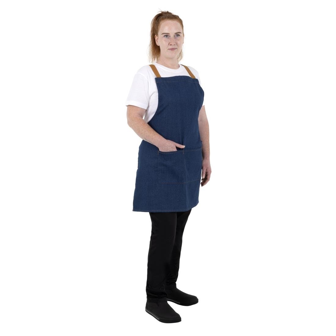 Southside Schürze in kurzer Länge mit X-Rücken Denim Blau mit Tan-Trägern Southside Schürze in kurzer Länge mit X-Rücken Denim Blau mit Tan-Trägern