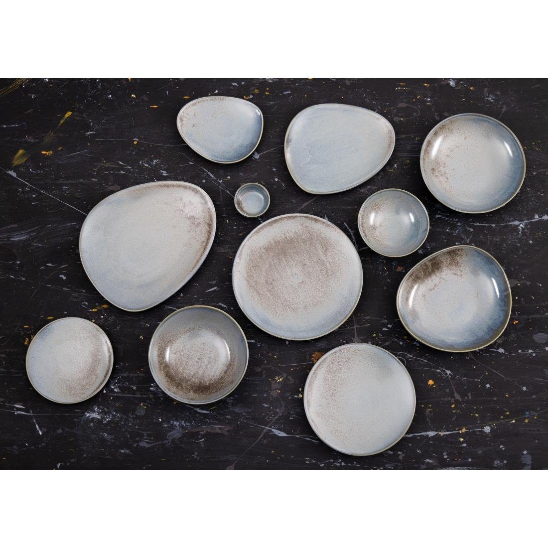 Assiettes triangulaires Olympia Ember Blue 308mm (lot de 4) Assiettes triangulaires Olympia Ember Blue 308mm (lot de 4)