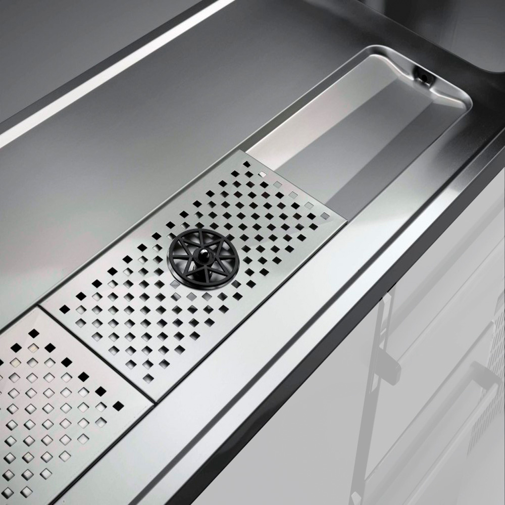 Bar toonbank met 2 compartimenten, afdruiprek + rooster, 1 spoelbak rechts.