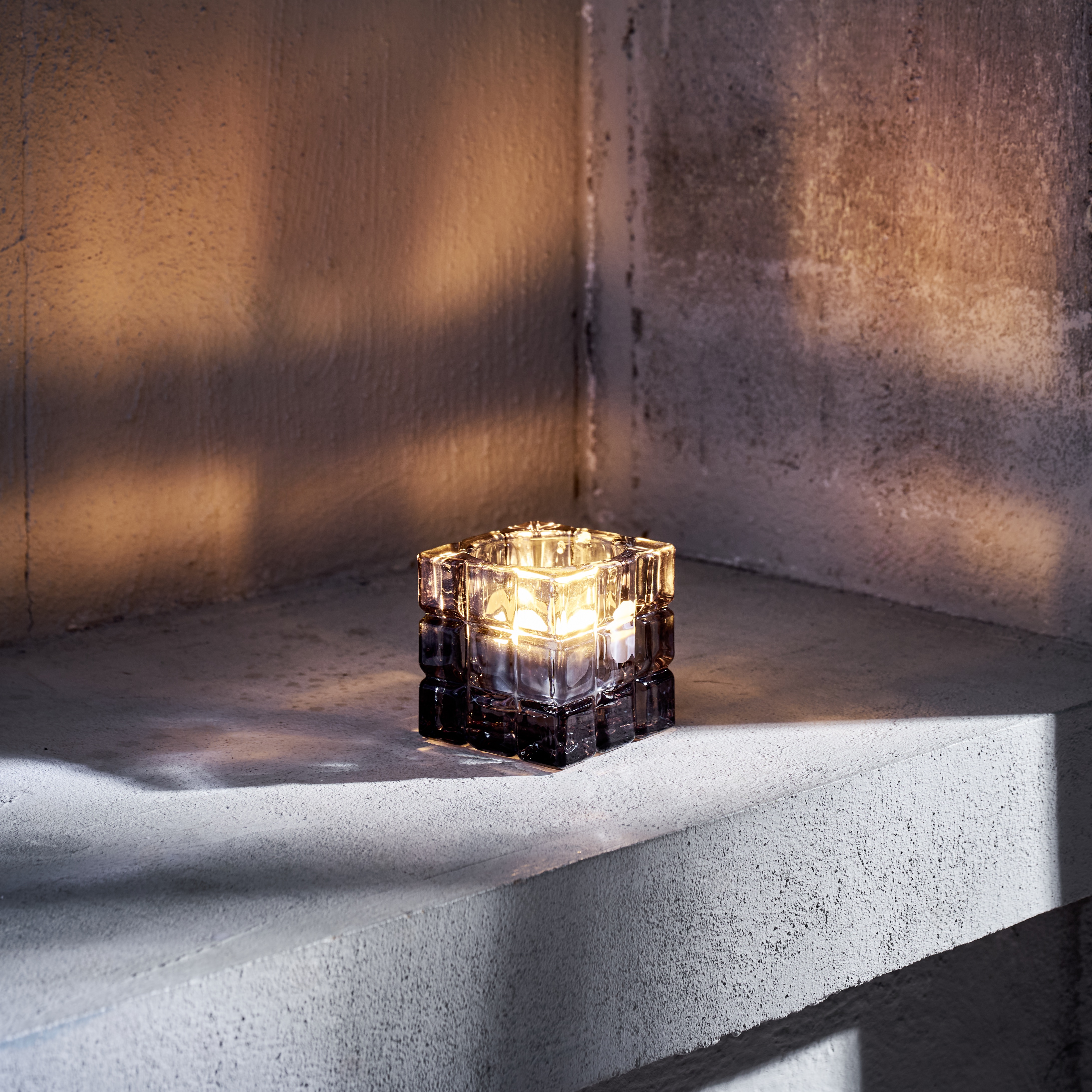 Kubus rookgrijs YUYU, 6,5 x 6,5 x 6,5 cm, glas