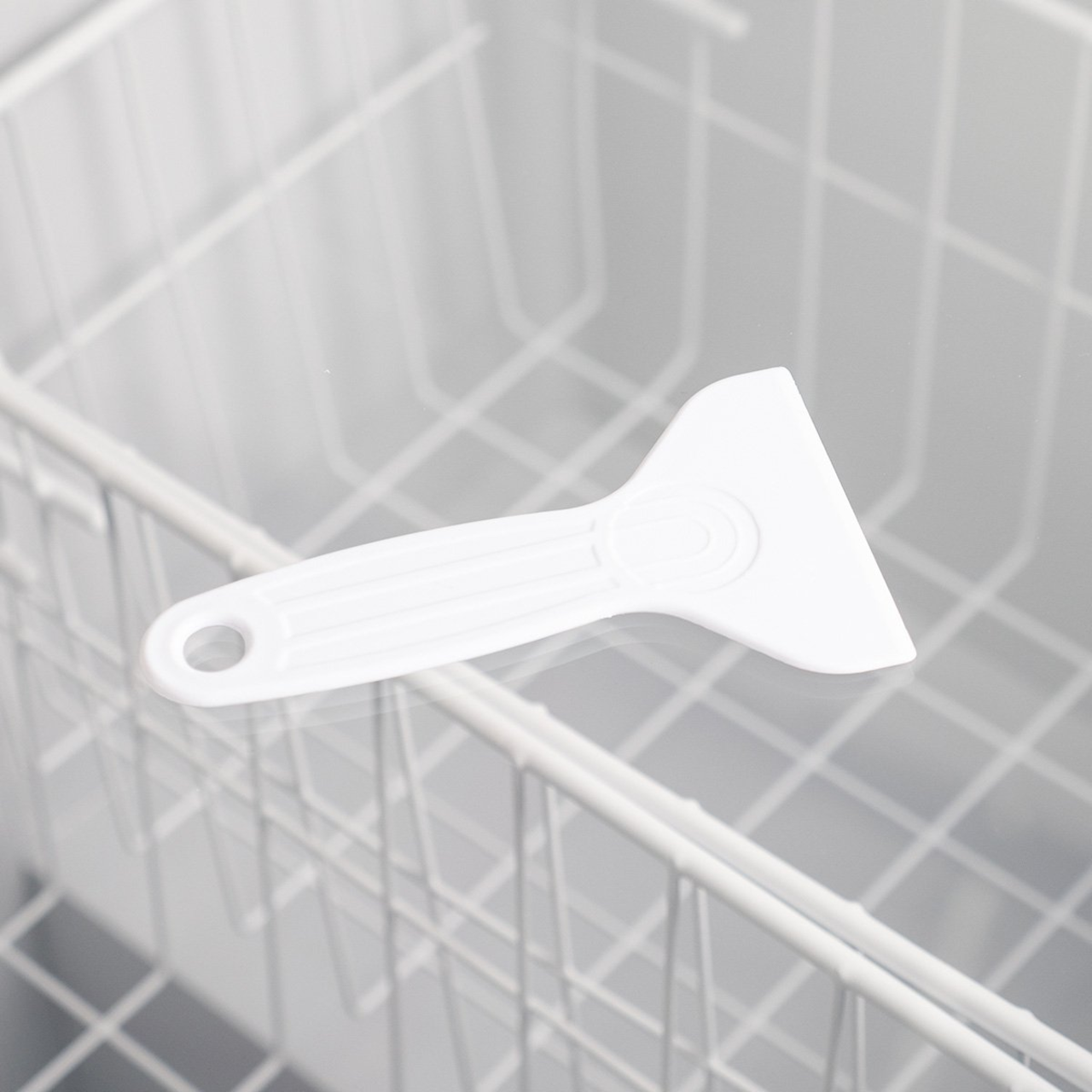 Tiefkühltruhe ECO 450 mit Glasschiebedeckel, 4 Rollen