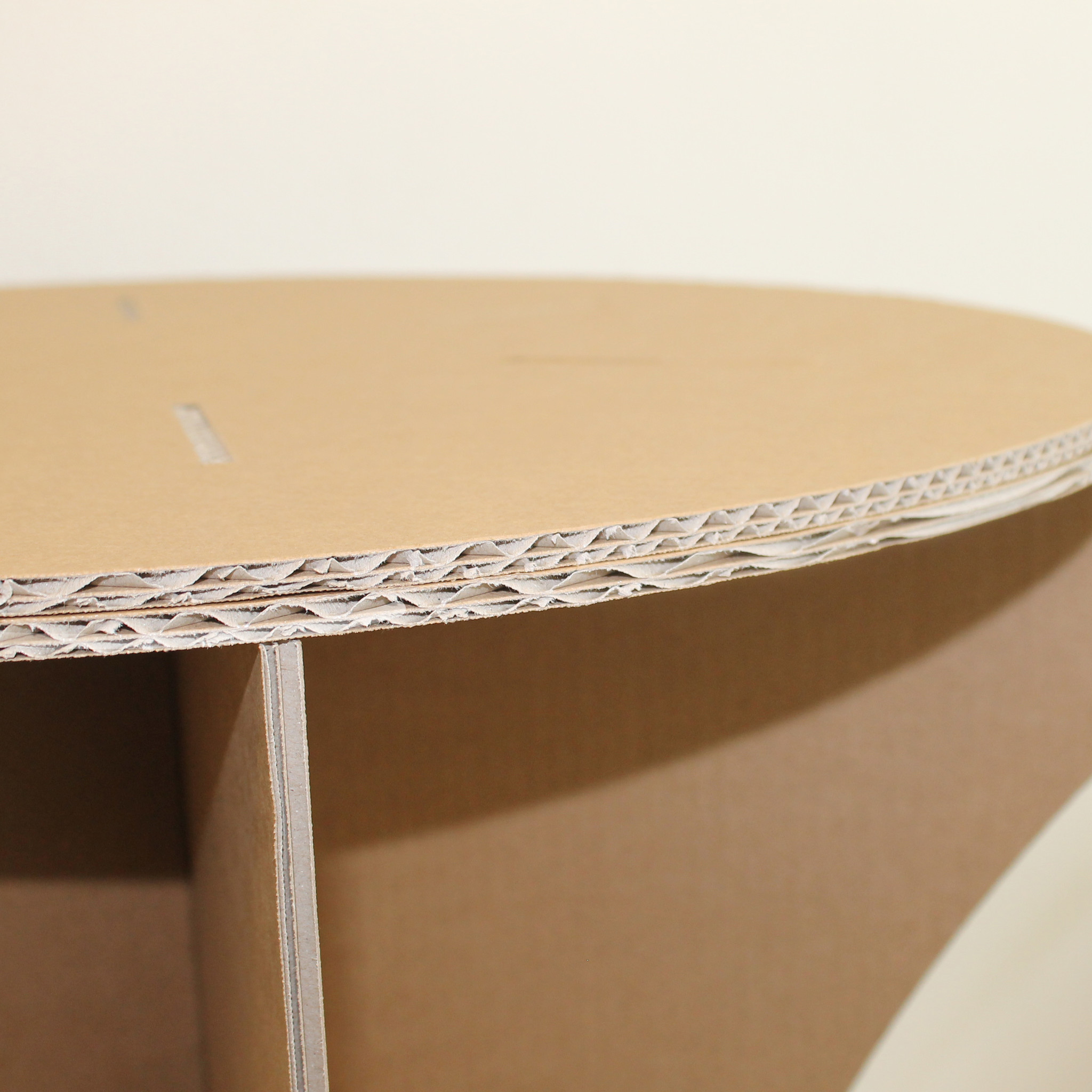 Table debout durable | Kit de construction en carton | 640x640x (H) 970mm