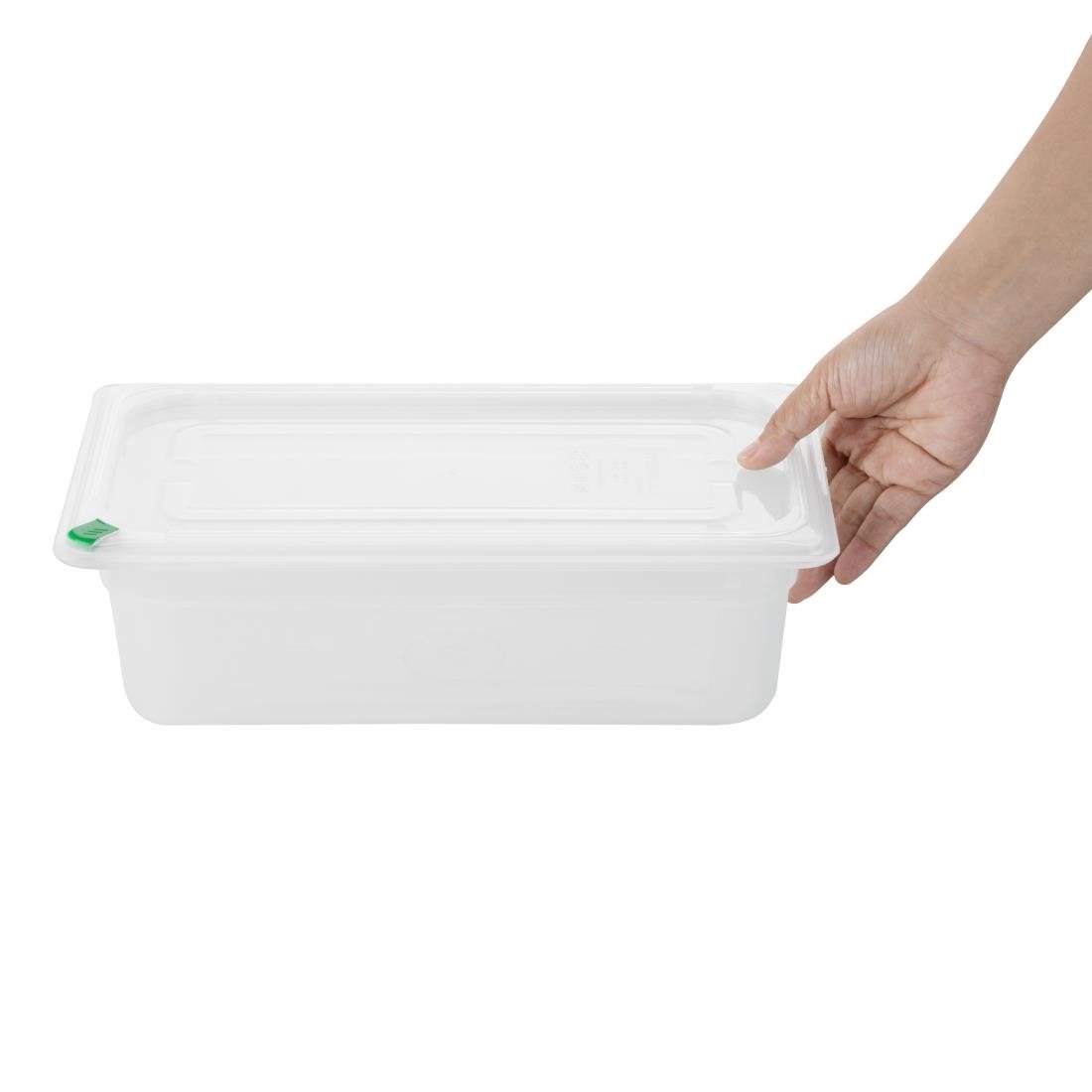Bacs PP Hygiplas Click GN 1/3 avec couvercles et 7 clips de couleur 100mm 3,6L (lot de 4)