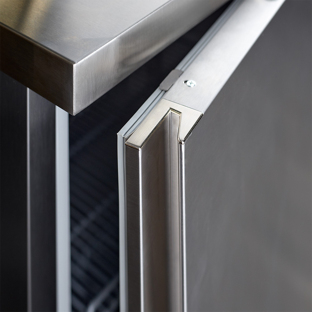 Geventileerde koelkast, 150 liter. R.V.S.