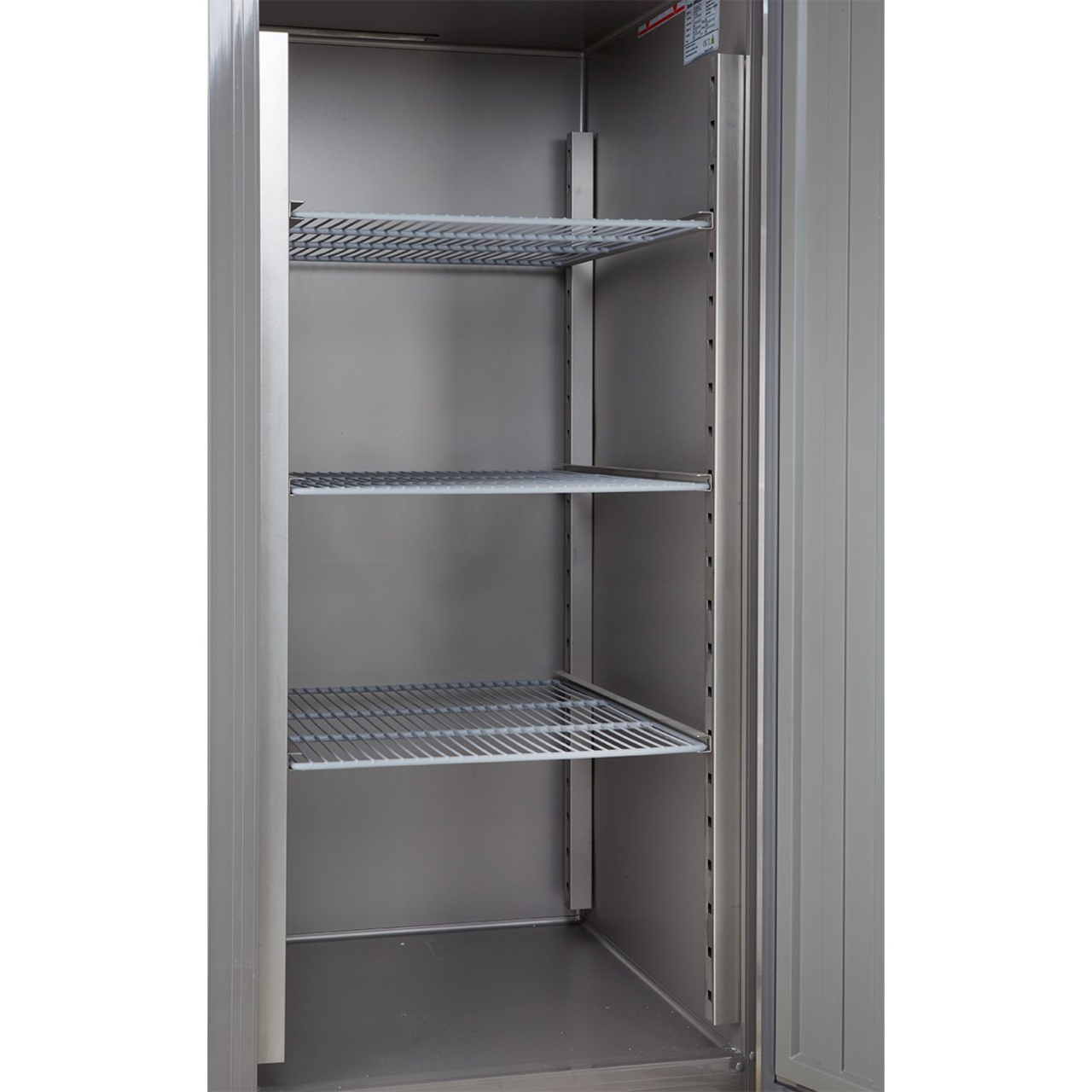 Armoire réfrigérée professionnelle ECO 700 GN 2/1 monobloc, volume de réfrigération 616 litres, 3 clayettes réglables, construction robuste, inox