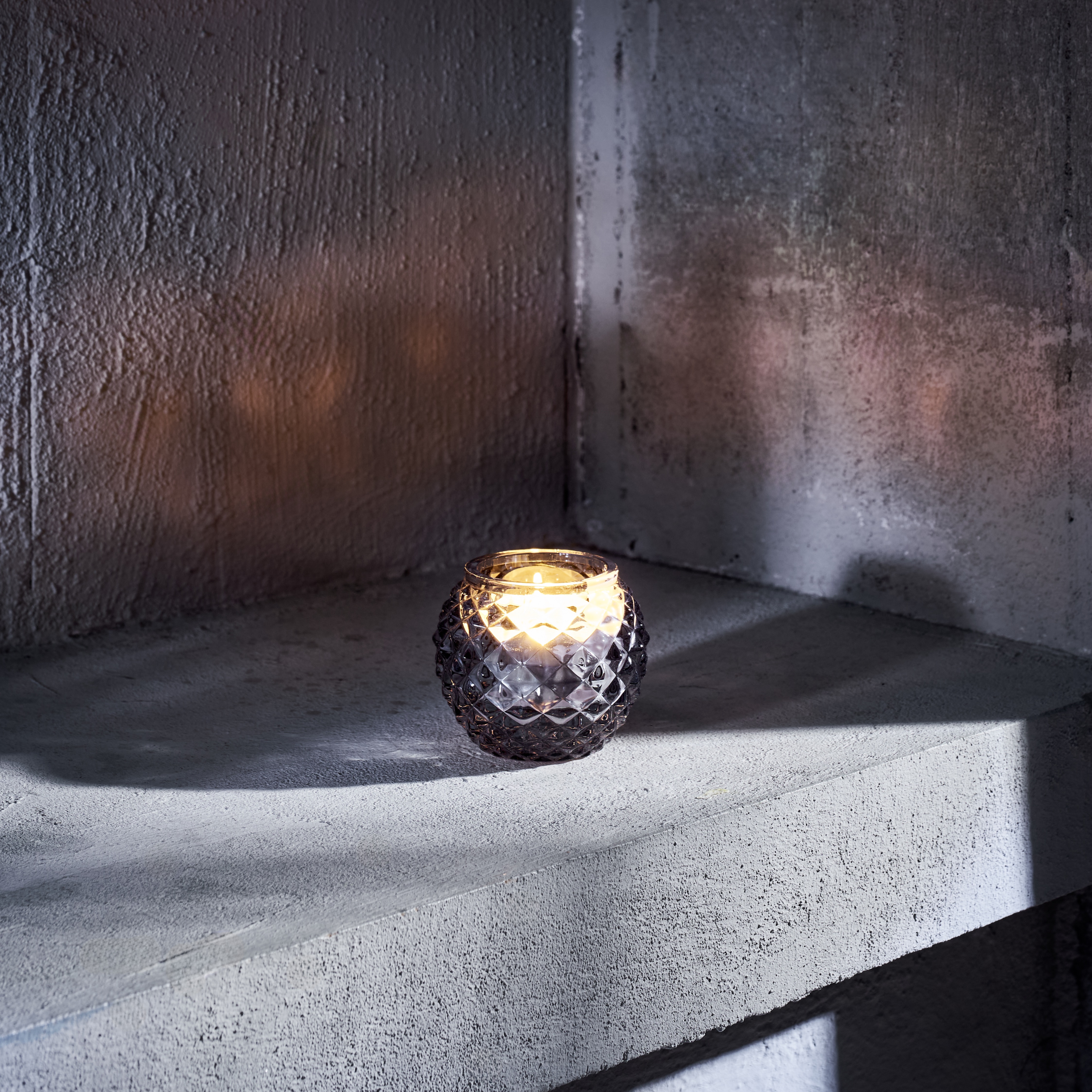 Bal rookgrijs YUYU, Ø 7,5 cm, hoogte 6 cm, glas