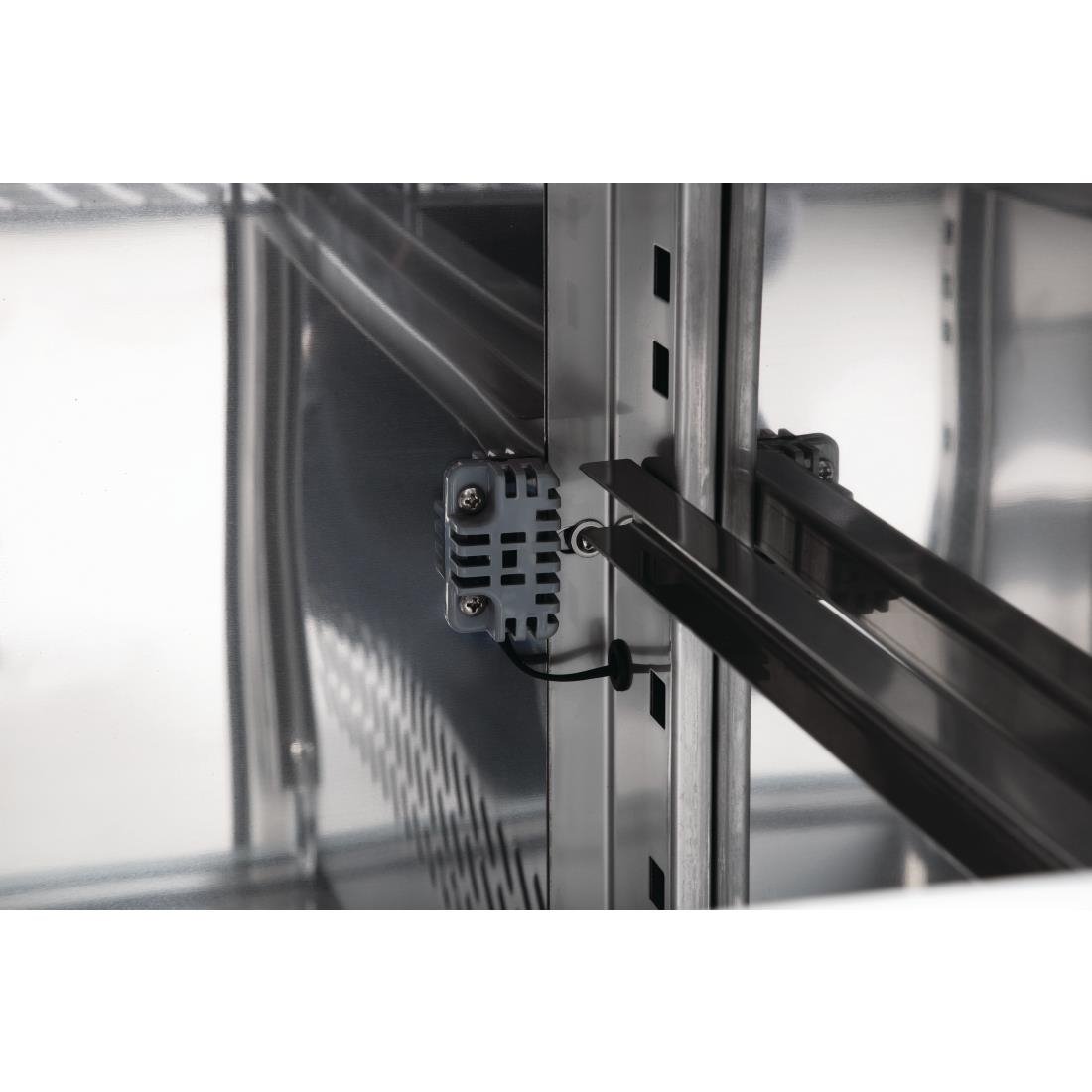 Polar U-Serie Kühltisch mit drei Türen 417Ltr