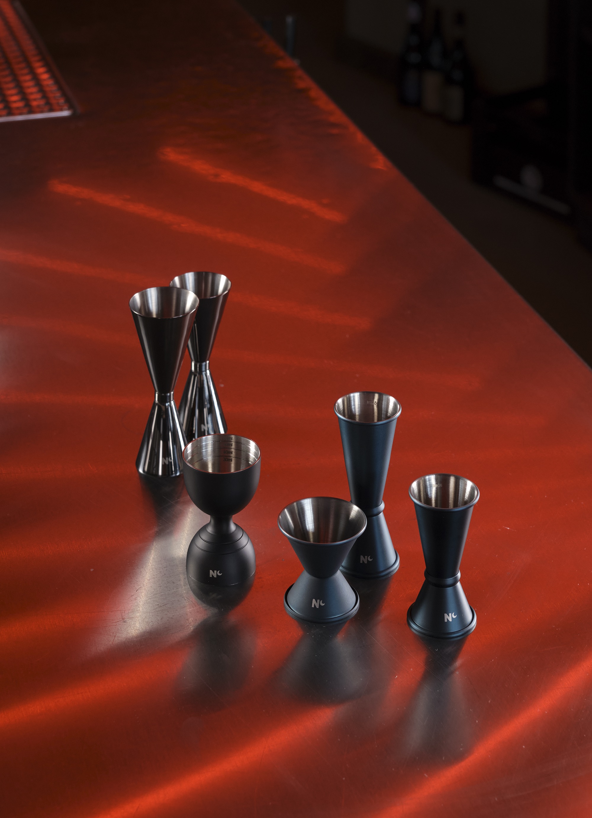 Slim Jigger NOCTURN, 3/6 cl, Ø 5 cm, Hoogte 13 cm, gunmetalen kleur, roestvrij staal 18/8