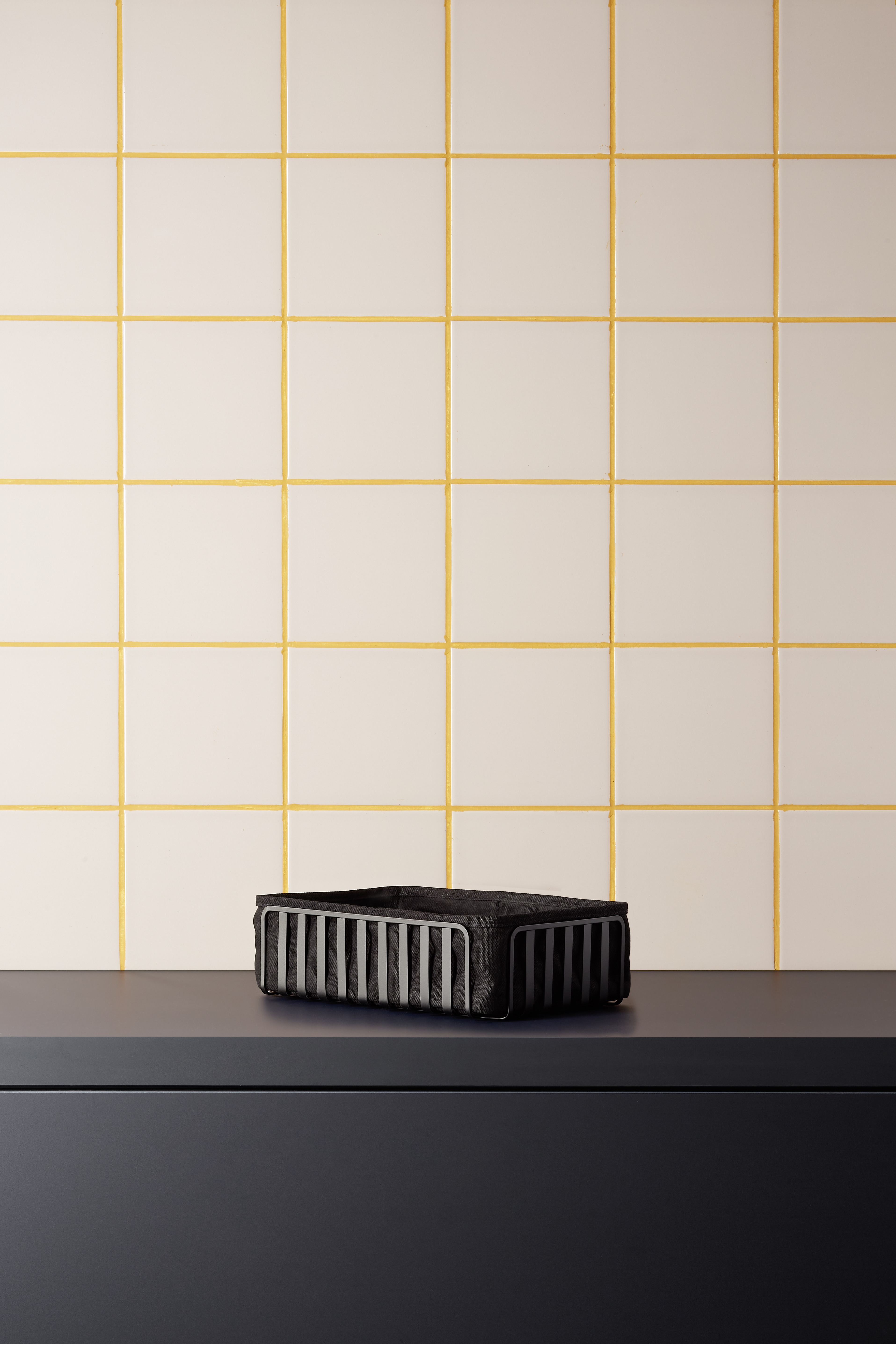 Korf, 28,5 x 18,5 x 8 cm, zwart gepoedercoat, metaal, katoen