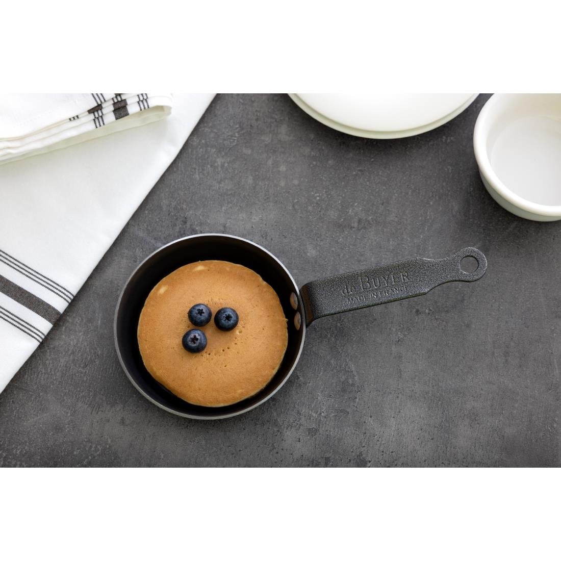Poêle à blinis en tôle dacier bleuie De Buyer 12 cm