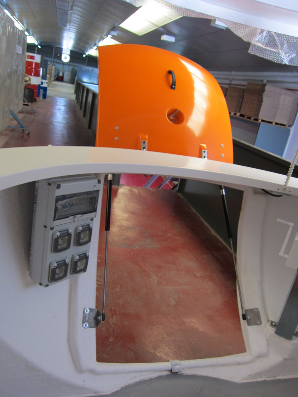 Kiosk Zumoval | Incl. Wielen, Wasbak, Watervoorziening | Hoogte Geopend 3.13m