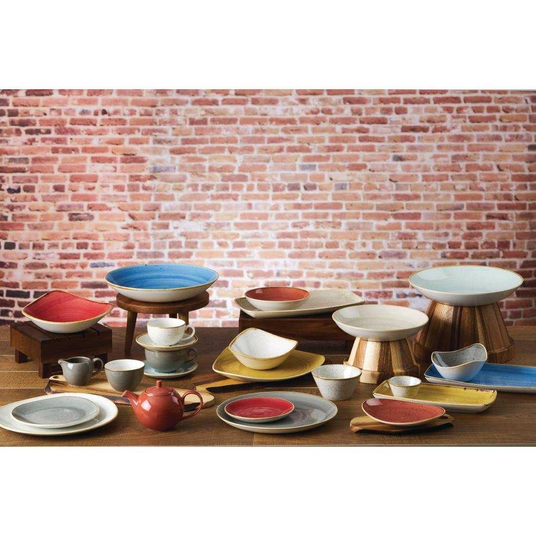 Churchill Stonecast Berry Red Lotus kom 22.9 cm pak van 12